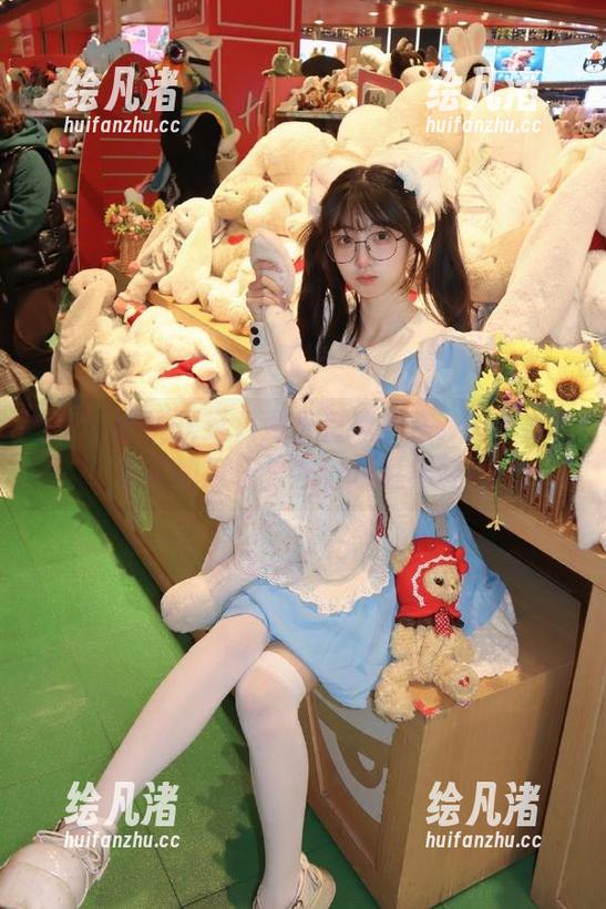 谁说永远只属于爱情？在www.17丰富的瓜坛里我们永远年轻！