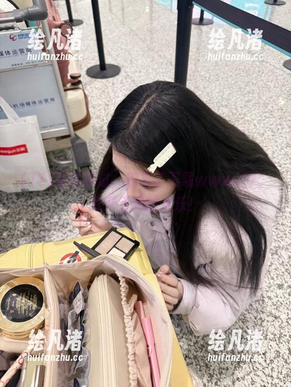 走过路过，别忘了下载www.17，打开无尽的欢乐！