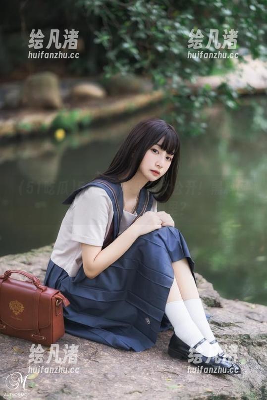 51吃瓜苹果版大公开！黑料网里的真相藏在哪里？