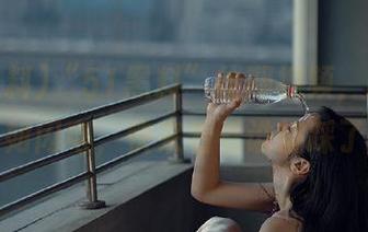 “51黑料”往期视频，吃瓜节奏如闪电，快来看看谁被踩了！