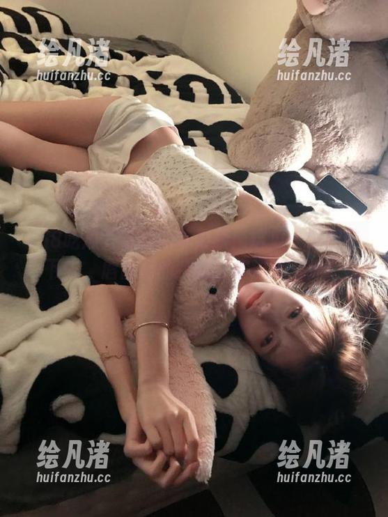 58吃瓜苹果版：这瓜一口就吃下去，唇齿间的余味让你流连忘返！