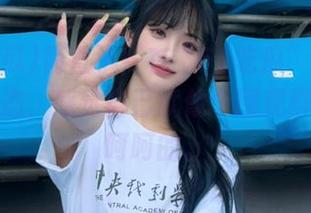 简直了！在“61吃瓜”上观看人生百态，感觉自己就像个围观群众，乐呵呵的。