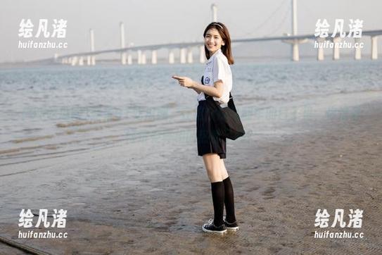 91吃瓜网 登录91吃瓜网,在这个瓜站翻车的日子里,你准备好接受真相的热度了吗?