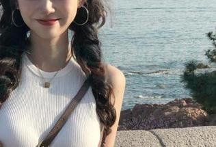 想知道哪个瓜最新鲜？下载qq吃瓜群，瓜田李下，不看你会后悔！