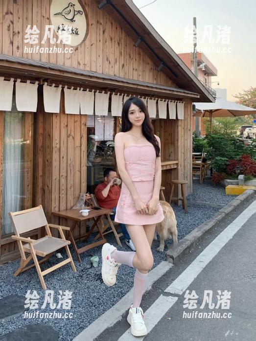 一不小心就掉进www.17.ccm的瓜田入口，心都飞起来了～