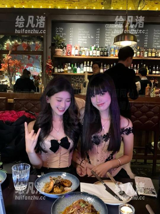 今天我又在免费吃瓜网站上攒了不少资源，真是个能让你一边啃瓜一边提高扒皮技能的好地方！