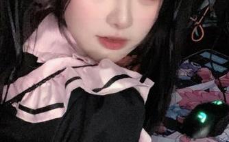 吃瓜视频app里的资源真丰盛，连午饭都没顾上吃，现在想想有点饿…