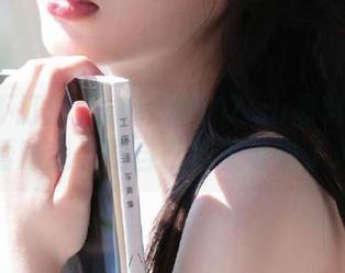 谁说zztt07.su黑料不打烊？观看时我感觉自己都被卷进了风暴！