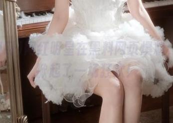 网红明星在黑料网页爆料，竟然掀起了一场狂欢！